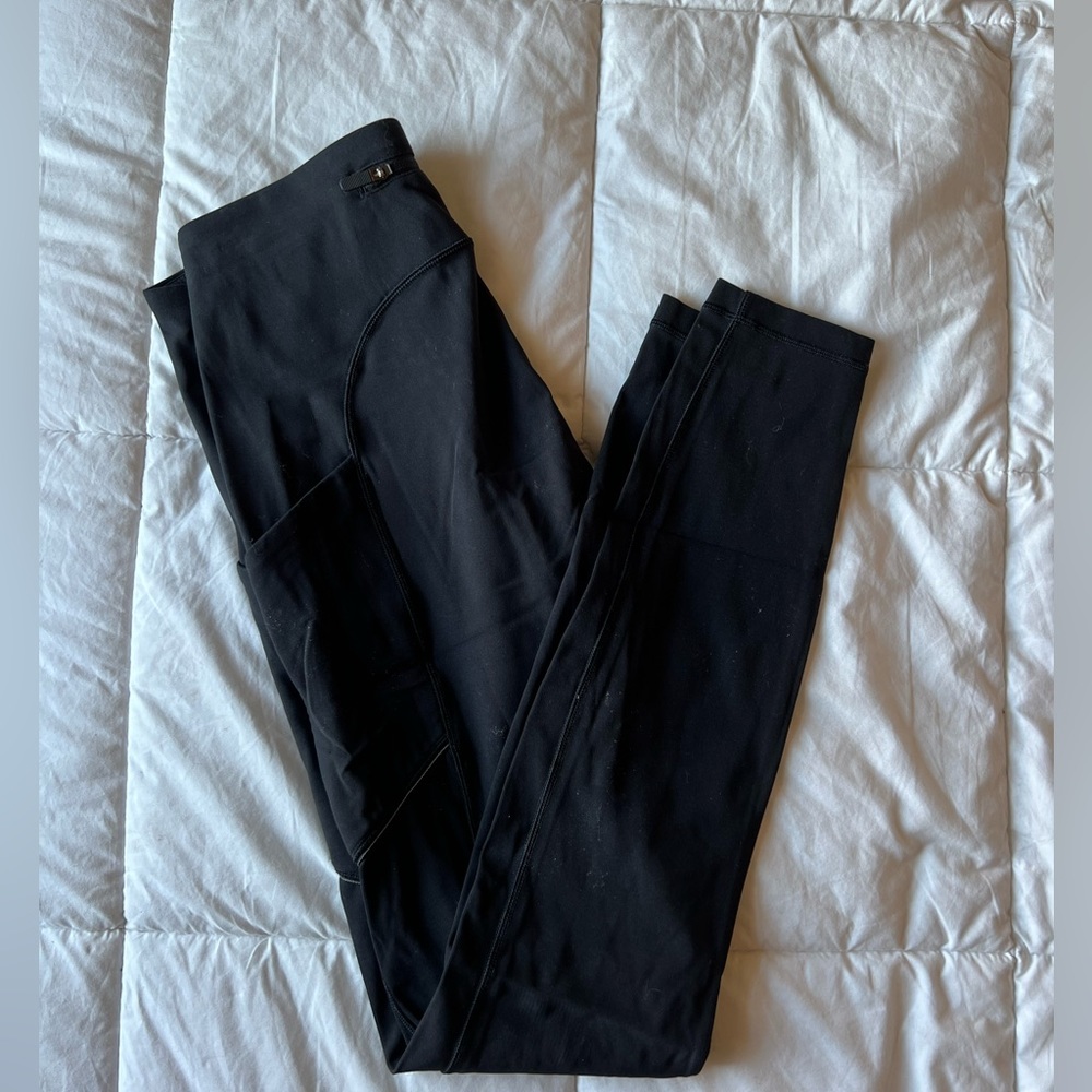 Lululemon leggings with pockets.